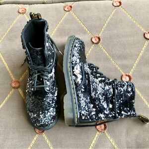 Dr. Martens Combat Boot in Pascal Black Silver Reversible Sequin (6)
